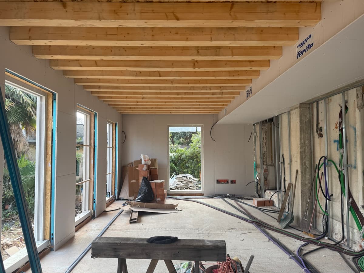 Ristrutturazione interni con squadra PRO in cantiere