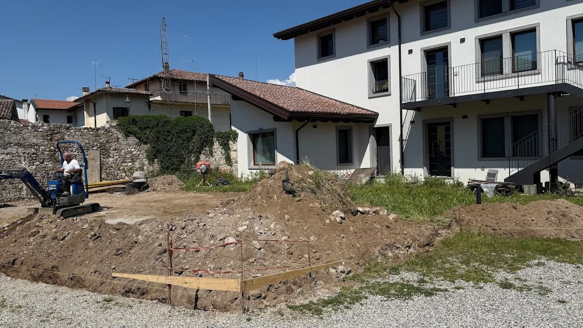 Cantiere strutturale, scavi e opere esterne